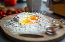 Früchtebrot Zutaten: Mehl Eier Gewürze