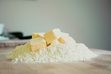 Hexenhaus Zutaten Butter und Mehl