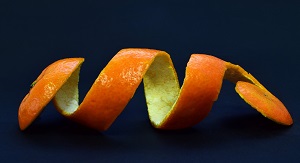 Orange Schale zum Lebkuchen lagern