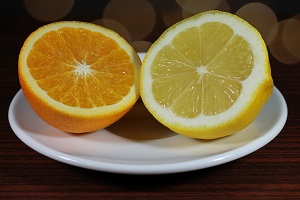 Orange und Zitrone für Zitronat und Orangeat