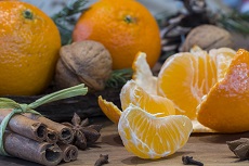 Zutaten für Lebkuchen Lebkuchen Zutaten Nüsse Orangen Zimt Gewürz