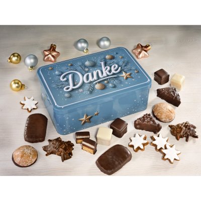 Weihnachtliche DANKE-Geschenkdose gefüllt mit Pralinen und Lebkuchen-Konfekt, dekoriert mit Zimtsternen und goldenen Christbaumk
