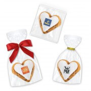Apple cinnamon heart with logo in different packaging