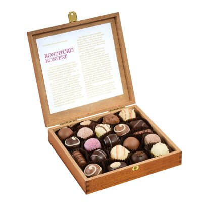 Schoko Pralinen Trüffel Mischung in Holz-Geschenkkiste