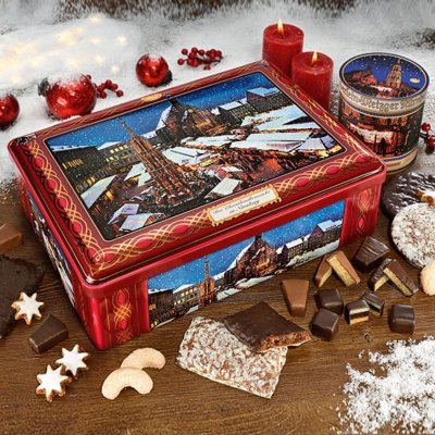 Christmas market chest
