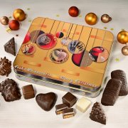 Lebkuchen Blechdose - Christbaumkugeln umgeben von Lebkuchen-Konfekt