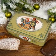 Lebkuchen Geschenktruhe, mit verschiedenen eckigen Nürnberger Lebkuchen, im kindlichen Design mit Schnee und Schlitten