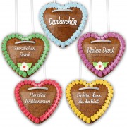 Pronouncements of labels on gingerbread hearts