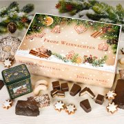 Lebkuchen Geschenkbox mit "Frohe Weihnachten" Schriftzug mit Lebkuchen, Konfekt, Plätzchen und Lebkuchendose Lebkuchen Geschenkbox mit "Frohe Weihnachten" Schriftzug mit Lebkuchen, Konfekt, Plätzchen und Lebkuchendose