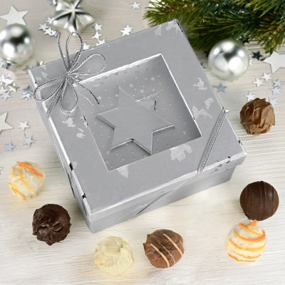 Pralinen Trüffel in weihnachtlicher Geschenkbox