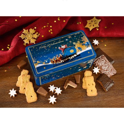 Lebkuchentruhe "Weihnachtsmann" umgeben von Spekulatius, Lebkuchen, Plätzchen und Weihnachtsdeko