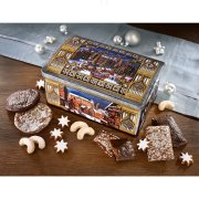 Lebkuchen-Truhe silber gefüllt mit Elisenlebkuchen, Zimtsternen und Vanillekipferl als weihnachtliches Geschenk Lebkuchen-Truhe silber gefüllt mit Elisenlebkuchen, Zimtsternen und Vanillekipferl als weihnachtliches Geschenk