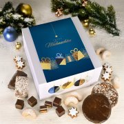 Gift box with magnetic closure filled with gingerbread